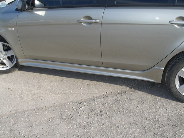 Накладки на пороги "2.0" для Mitsubishi Lancer X (2007-2016) купить недорого с доставкой в Владимир